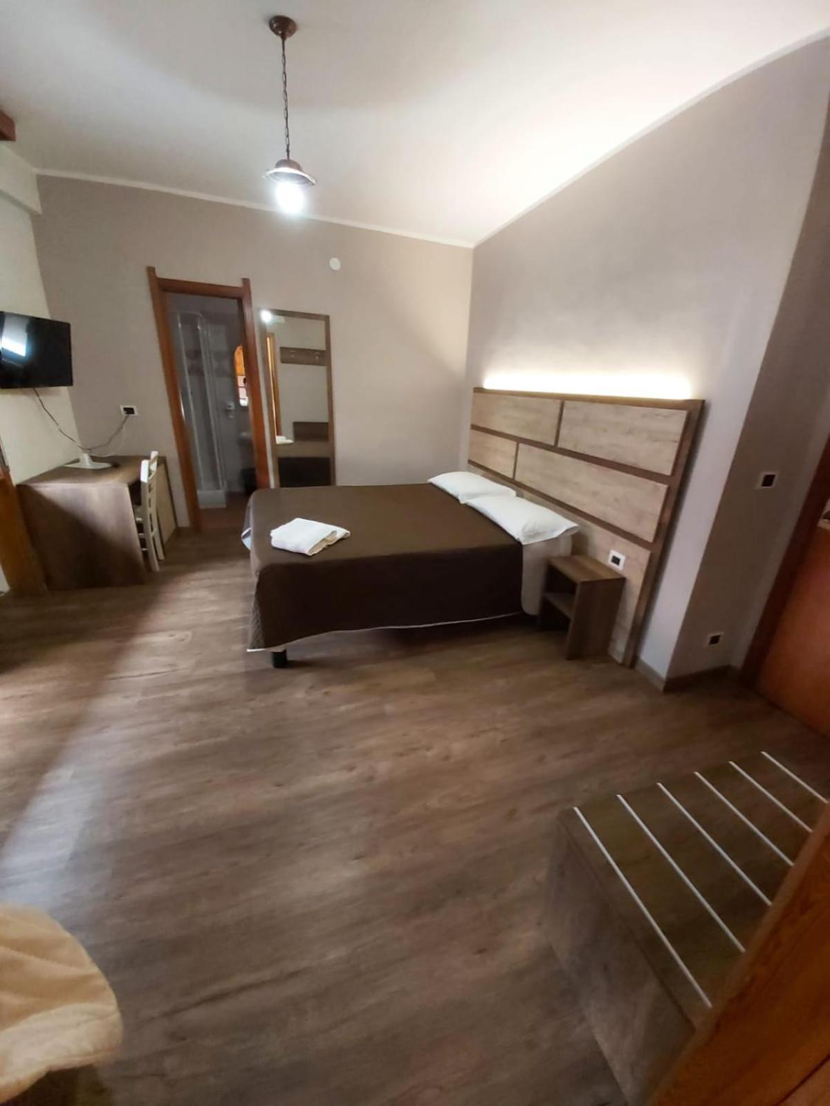 Lo Sciatore Hotel & Restaurant Camigliatello Silano Extérieur photo